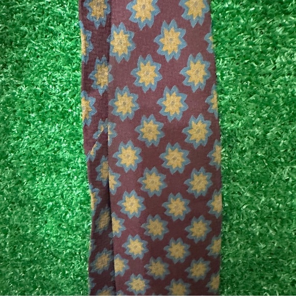 Giorgio Armani Purple and Green Silk Tie - Picture 4 of 4